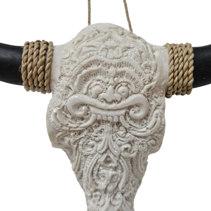 Black-Horns-Carved-Buffalo-Skull-Close.jpg Black-Horns-Carved-Buffalo-Skull-Close.jpg