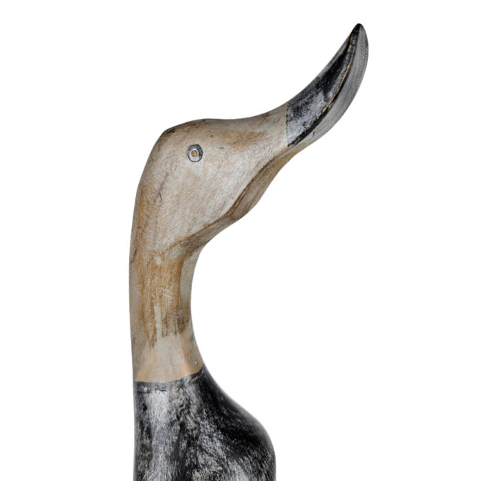 Black-Wooden-Dekorative-Duck-Close-Up.jpg Black-Wooden-Dekorative-Duck-Close-Up.jpg
