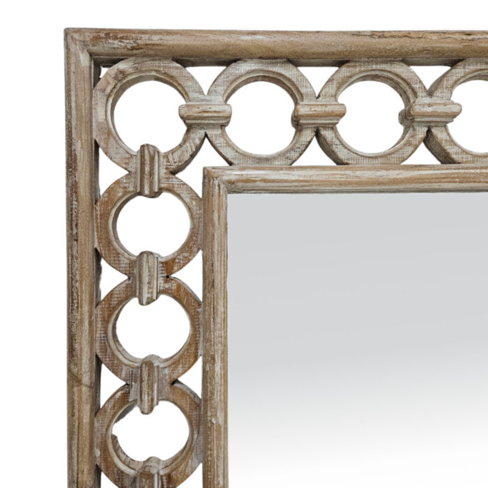 Chain-Link-Wall-Mirror-Close.jpg Chain-Link-Wall-Mirror-Close.jpg