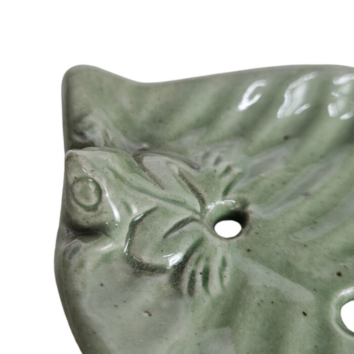 Frog-On-A-Leaf-Inscence-Holder-Close.jpg Frog-On-A-Leaf-Inscence-Holder-Close.jpg