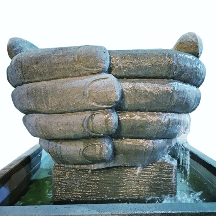 Hands-Water-Fountain-Close.jpg