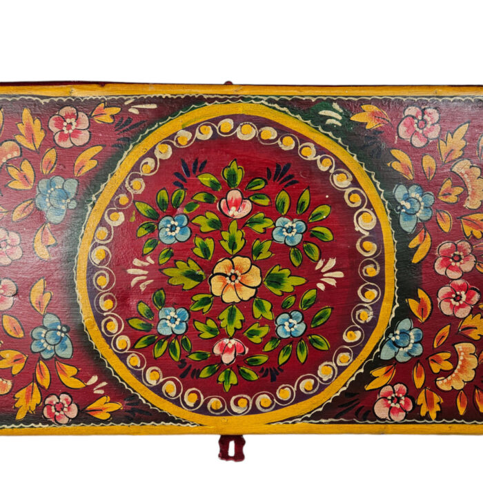 Iron-Floral-Decorative-Trunk-Top-Close.jpg Iron-Floral-Decorative-Trunk-Top-Close.jpg