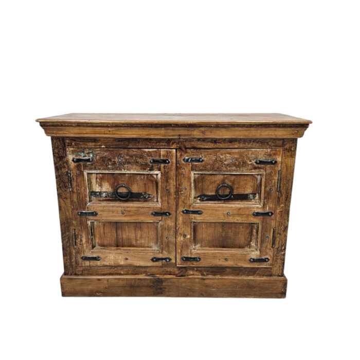 Kiyana-B-Sideboard-Front-Top.jpg Kiyana-B-Sideboard-Front-Top.jpg