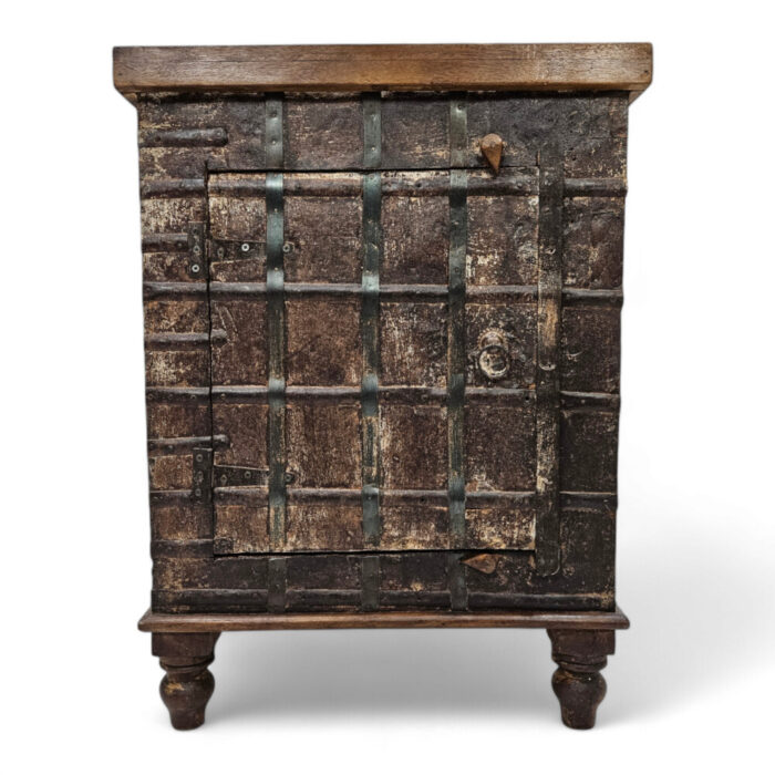 LHS-Pita-aged-Bedside-Pedestal-Main.jpg LHS-Pita-aged-Bedside-Pedestal-Main.jpg