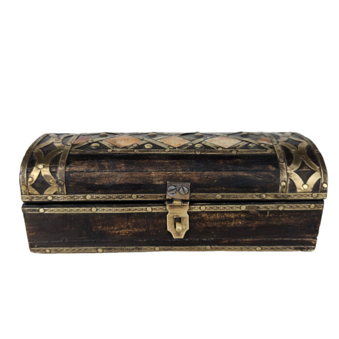 Long-Wooden-Trinket-Box-Front.jpg Long-Wooden-Trinket-Box-Front.jpg