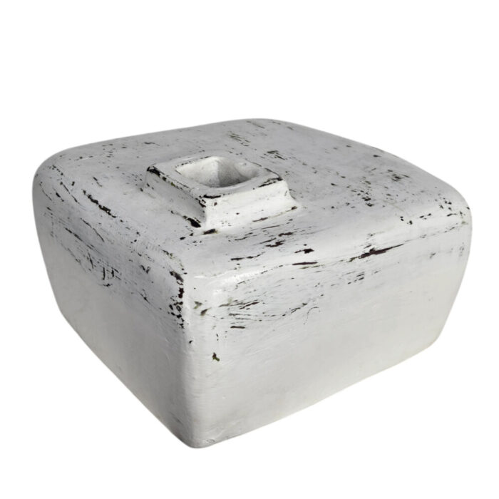 Masami-Square-Low-Vase-White-Side-Full.jpg Stylish White Masami Vase Display