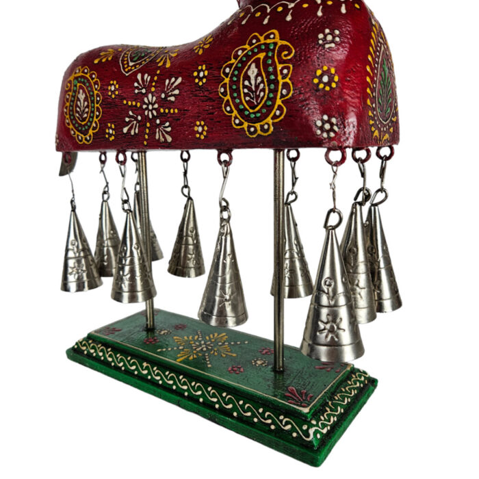 Metal-Dekorative-Horse-On-Stand-Close-Up-View.jpg Metal-Dekorative-Horse-On-Stand-Close-Up-View.jpg
