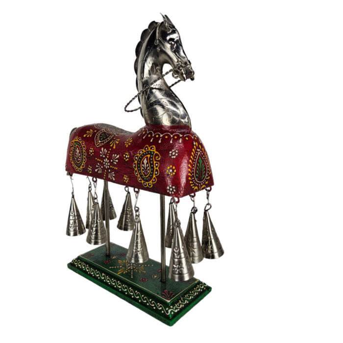 Metal-Dekorative-Horse-On-Stand-Side-Front-View.jpg Metal-Dekorative-Horse-On-Stand-Side-Front-View.jpg