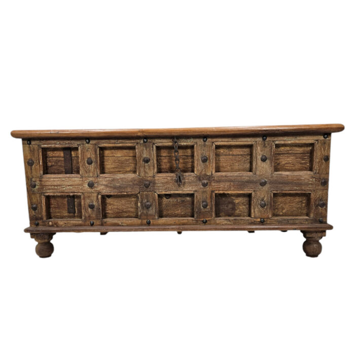 Old-Door-Trunk-With-Storage-Front.jpg Old-Door-Trunk-With-Storage-Front.jpg