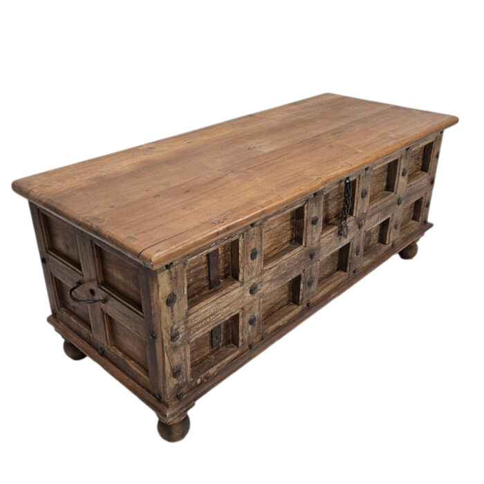 Old-Door-Trunk-With-Storage-Side.jpg Old-Door-Trunk-With-Storage-Side.jpg