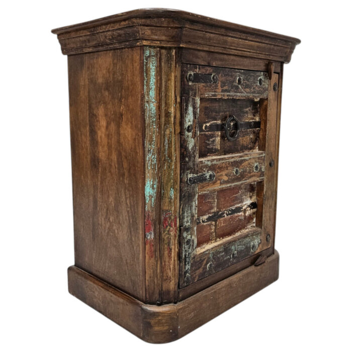 Raaz-Chunky-P4-Bedside-Pedestal-Side.jpg