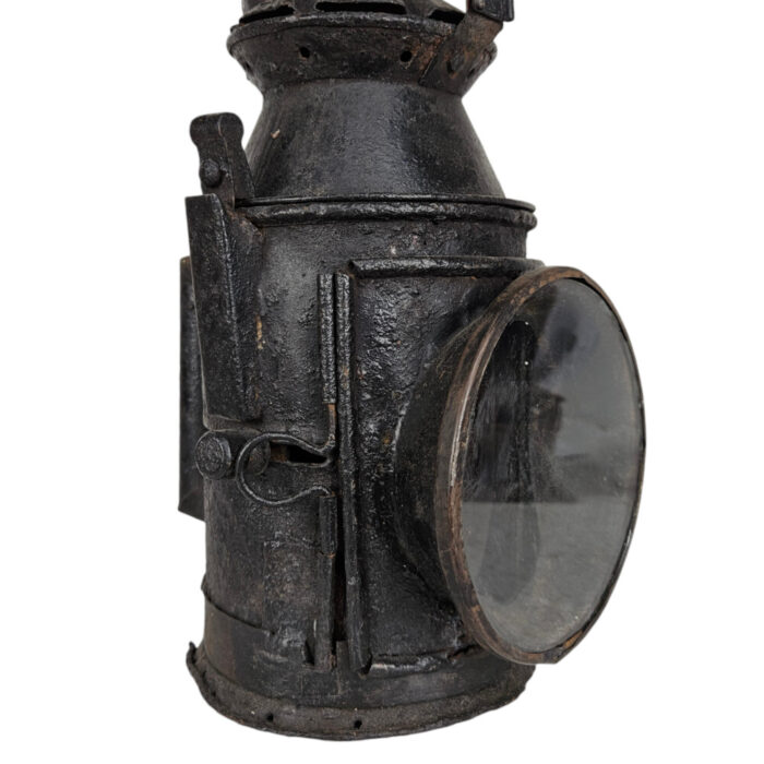 Railway-Lantern-Black-Vintage-Close-Up.jpg Railway-Lantern-Black-Vintage-Close-Up.jpg