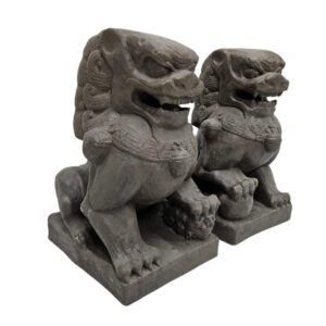 Entryway guardian statues