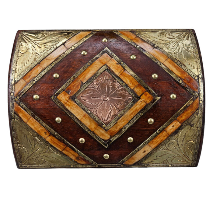 Wooden-And-Brass-Colored-Trinket-Box-Large-Top.jpg Wooden-And-Brass-Colored-Trinket-Box-Large-Top.jpg