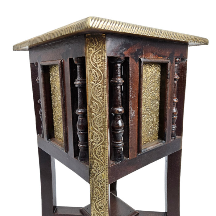 Wooden-Brass-Detailing-Side-Table-Close-Up-Top.jpg Wooden-Brass-Detailing-Side-Table-Close-Up-Top.jpg
