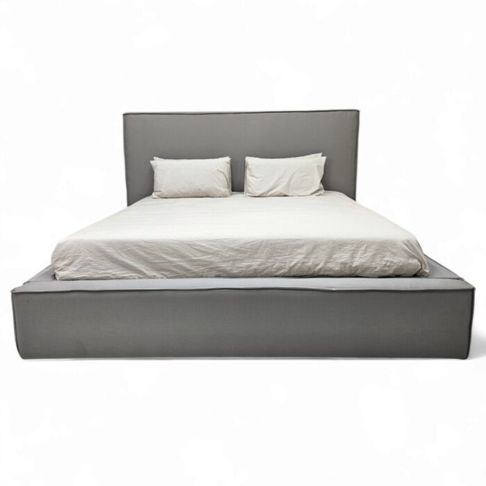 Lila Open Seam Bed Lila Open Seam Bed