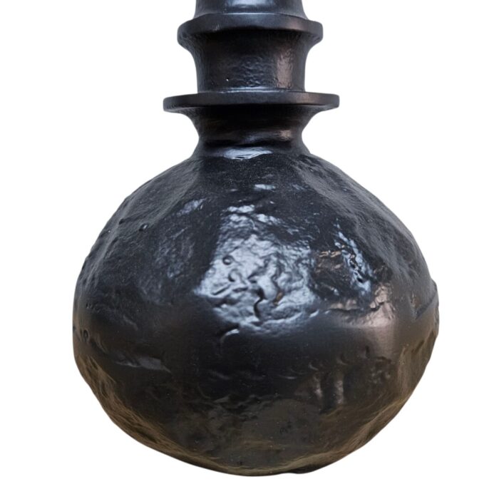 Vase Ryu Iron KMH18046 Close