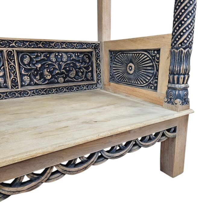 Lazuli Canopy Daybed