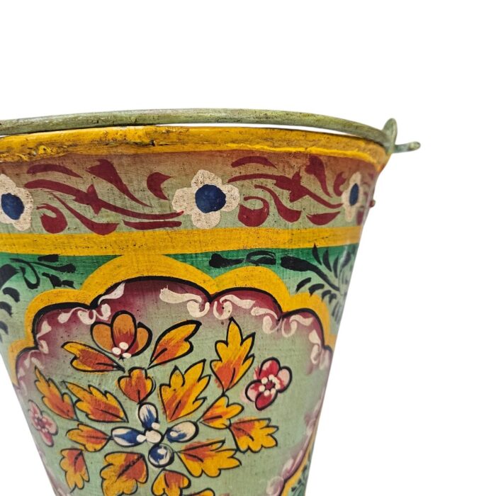 Painted Metal Bucket KMH9960D Close Up Painted Metal Bucket KMH9960D Close Up