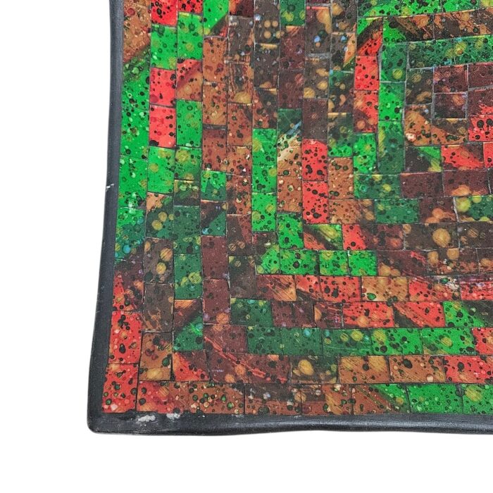 Red And Green YUB1500 Close