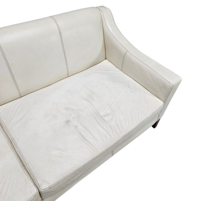 White-Leather-3-Div-JET-Couch-Close-Up.jpg White-Leather-3-Div-JET-Couch-Close-Up.jpg